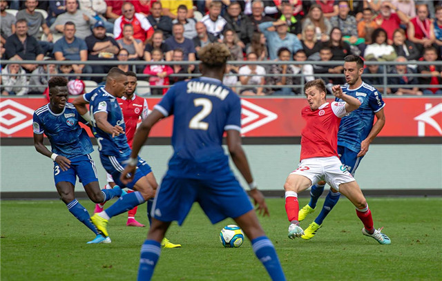  蒙彼利埃不敌兰斯保级压力陡增  